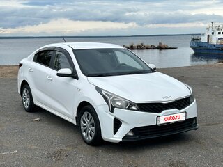 2021 Kia Rio IV Рестайлинг, белый, 1400000 рублей, вид 1