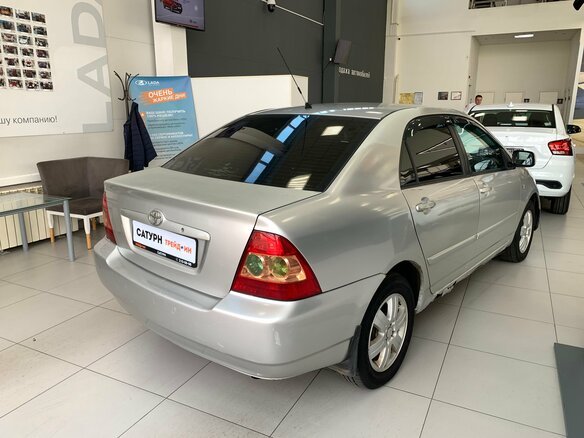 2005 Toyota Corolla IX (E120, E130) Рестайлинг, серебристый, 370000 рублей - вид 3
