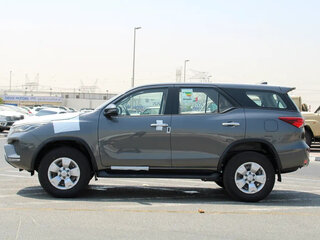 2023 Toyota Fortuner II Рестайлинг, серый, 5250000 рублей, вид 5