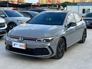 2023 Volkswagen Golf VIII, серый, 1570000 рублей, вид 2