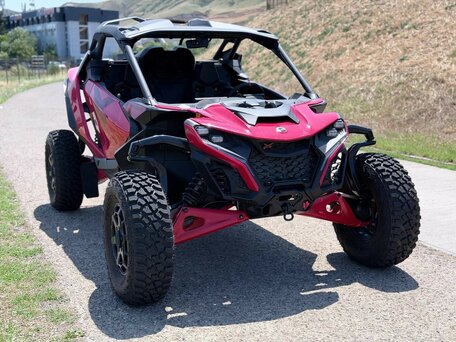 2026 BRP Can-Am Maverick R, красный, 5990000 рублей, вид 4