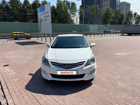 2016 Hyundai Solaris I Рестайлинг, белый, 950000 рублей, вид 2