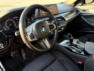 2020 BMW 5 серии 520d xDrive VII (G30/G31/G38) Рестайлинг, чёрный, 4500000 рублей, вид 5