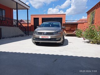 2017 Volkswagen Polo V Рестайлинг, бежевый, 1170000 рублей, вид 2