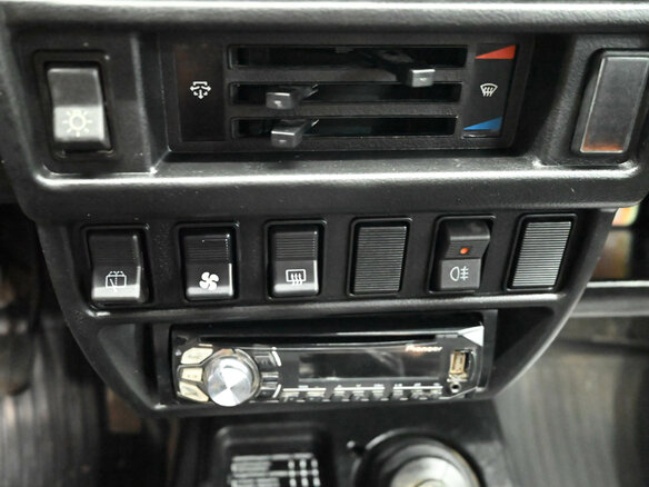 2015 Lada (ВАЗ) 2121 (4x4) I Рестайлинг, фиолетовый, 450000 рублей - вид 13