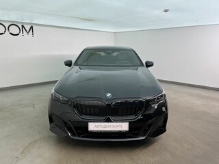 2026 BMW 5 серии 540d xDrive VIII (G60/G61/G68), чёрный, 14550000 рублей, вид 3