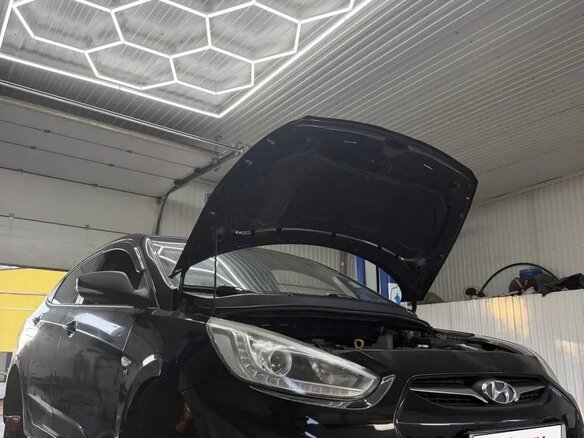 2013 Hyundai Solaris I, чёрный, 750000 рублей - вид 11