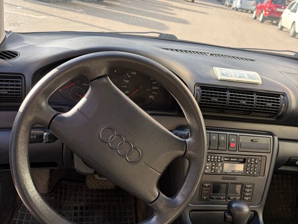 1996 Audi A4 I (B5), белый - вид 6