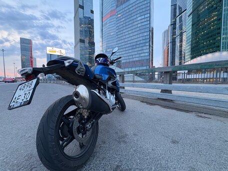 2018 BMW G 310 R, синий, 380000 рублей, вид 1