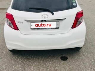 2013 Toyota Vitz III (XP130), белый, 770000 рублей, вид 5