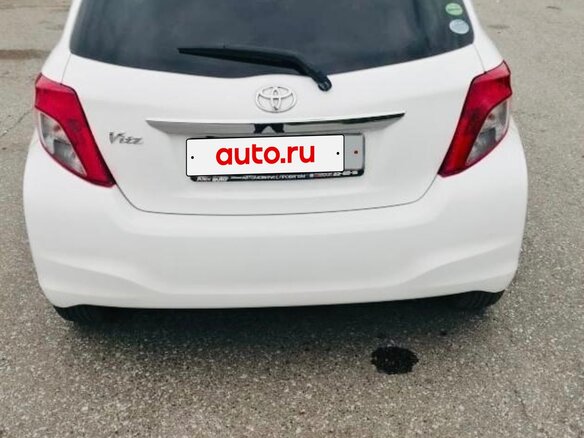 2013 Toyota Vitz III (XP130), белый, 770000 рублей - вид 4