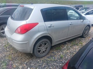 2013 Nissan Tiida I Рестайлинг, серебристый, 620000 рублей, вид 3