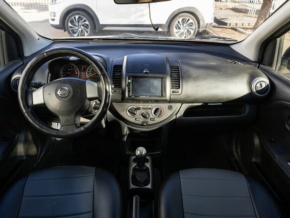 2013 Nissan Note I Рестайлинг, коричневый, 700000 рублей - вид 16