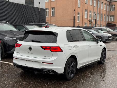 2023 Volkswagen Golf VIII, белый, 2199000 рублей, вид 4