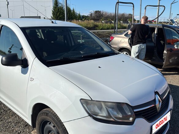 2017 Renault Logan II, белый, 355000 рублей - вид 2