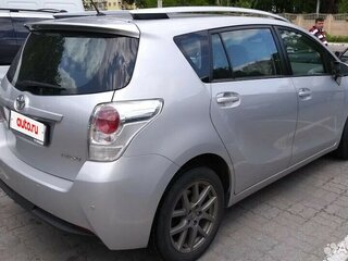 2010 Toyota Verso I, серый, 1245000 рублей, вид 3