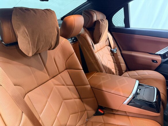 2025 BMW 7 серии 740d xDrive VII (G70), чёрный - вид 25