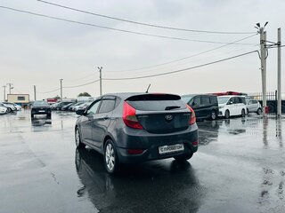 2011 Hyundai Solaris I, серый, 749999 рублей, вид 4
