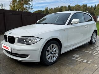 2011 BMW 1 серии 116i I (E81/E82/E87/E88) Рестайлинг, белый, 899000 рублей, вид 1
