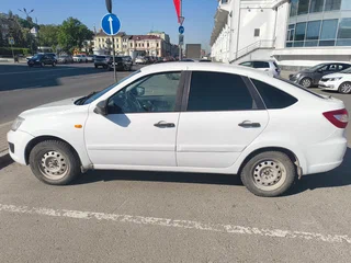 2015 Lada (ВАЗ) Granta I, серебристый, 280000 рублей, вид 4