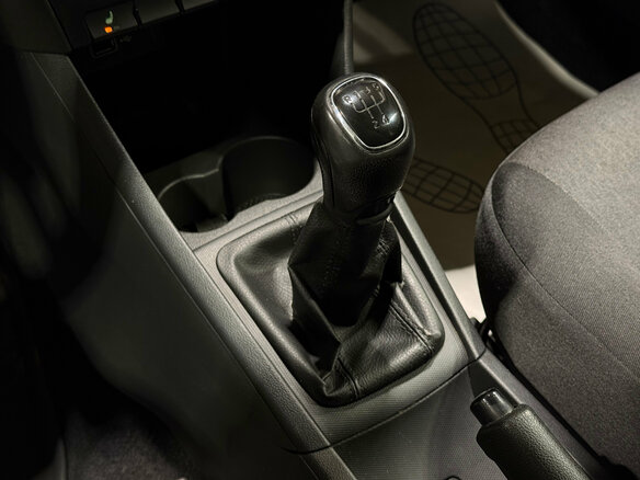 2018 Skoda Rapid I Рестайлинг, белый, 1120000 рублей - вид 11