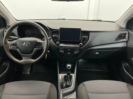 2020 Hyundai Solaris II Рестайлинг, красный, 1375000 рублей, вид 5