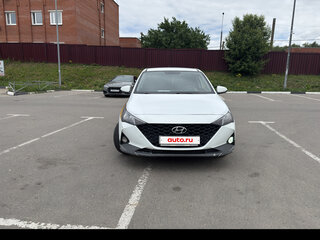 2020 Hyundai Solaris II Рестайлинг, белый, 1000000 рублей, вид 2