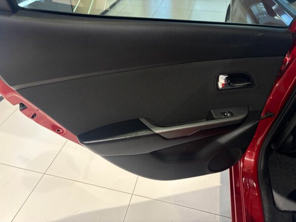 2014 Kia Rio 6-speed III, красный, 999000 рублей - вид 11
