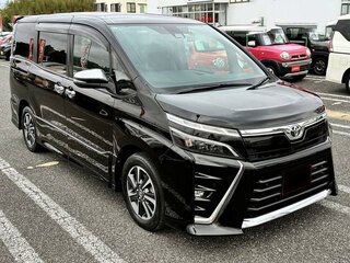 2021 Toyota Voxy III (R80) Рестайлинг, чёрный, 1720000 рублей, вид 1