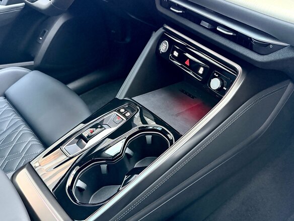 2026 Audi Q5 L III (GU), белый - вид 30