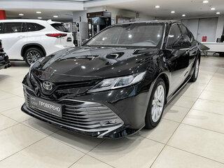Toyota Camry VIII (XV70)