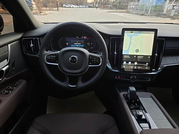 2026 Volvo S90 II Рестайлинг 2, чёрный, 5313379 рублей - вид 5