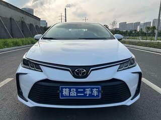 2022 Toyota Corolla XII (E210), белый, 1300000 рублей, вид 2