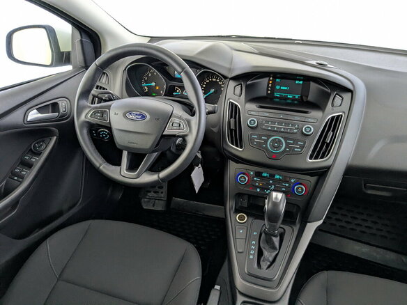 2017 Ford Focus III Рестайлинг, белый, 1550000 рублей - вид 25