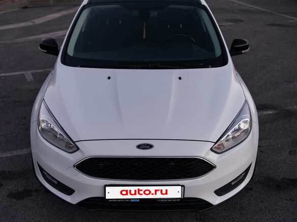 2017 Ford Focus III Рестайлинг, белый, 1400000 рублей - вид 2