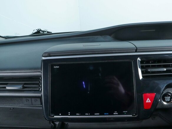 2018 Honda Stepwgn V Рестайлинг, белый, 2579000 рублей - вид 14