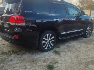 2019 Toyota Land Cruiser 200 Series Рестайлинг 2, чёрный, 4900000 рублей, вид 4