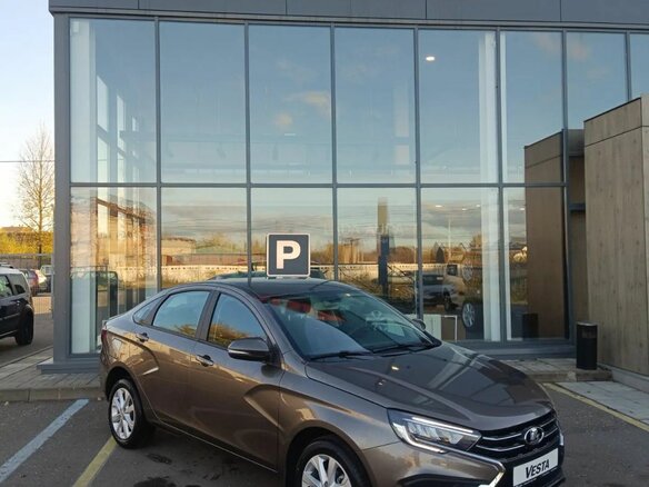 2026 Lada (ВАЗ) Vesta I Рестайлинг (NG), коричневый, 1835900 рублей - вид 1