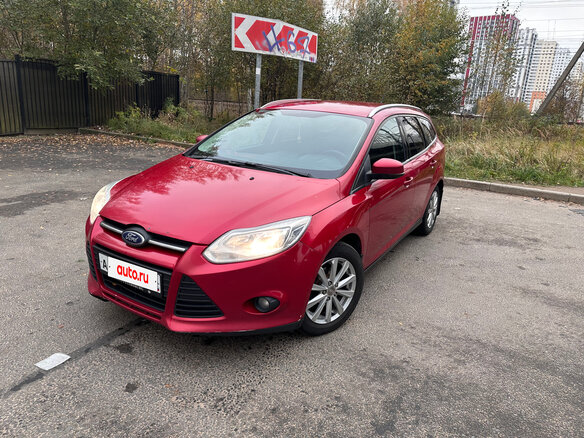 2013 Ford Focus III, красный, 580000 рублей