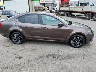 2017 Skoda Octavia III (A7) Рестайлинг, коричневый, 1200000 рублей, вид 4