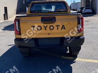 2026 Toyota Hilux IX, оранжевый, 8211000 рублей, вид 4