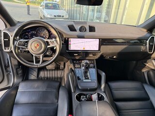 2021 Porsche Cayenne III, серый, 8190000 рублей, вид 4