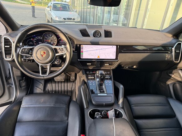2021 Porsche Cayenne III, серый, 8190000 рублей - вид 3