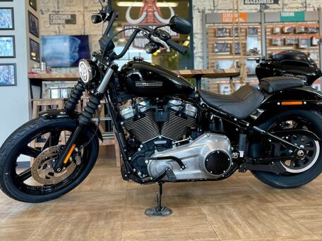 2025 Harley-Davidson Street Bob, чёрный, 2290000 рублей, вид 1