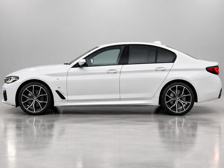 2021 BMW 5 серии 520d xDrive VII (G30/G31/G38) Рестайлинг, белый, 5190000 рублей, вид 5