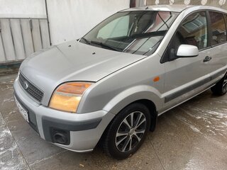 2006 Ford Fusion I Рестайлинг, серебристый, 270000 рублей, вид 1