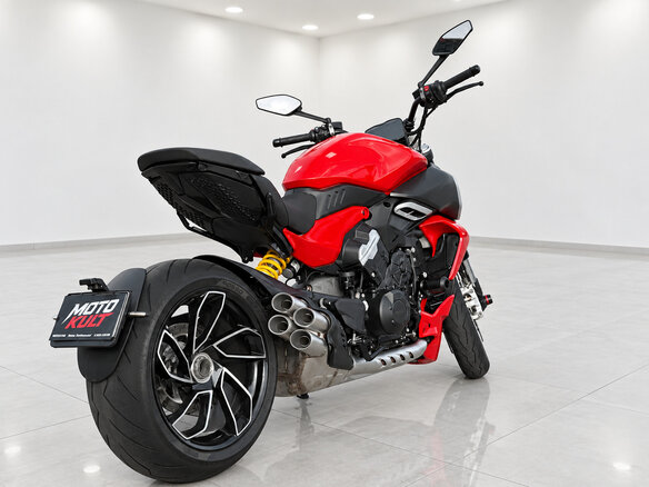 2023 Ducati Diavel V4, красный, 2543676 рублей - вид 6