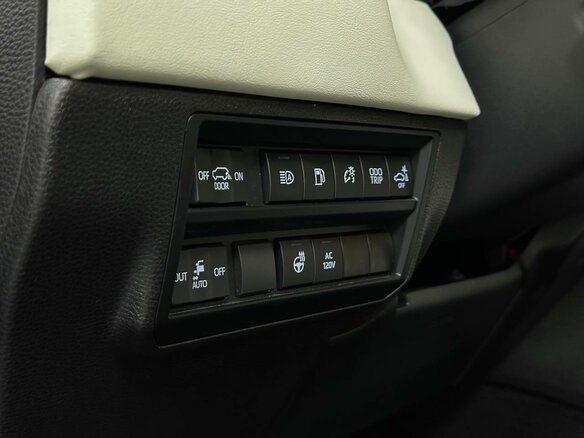 2024 Toyota Sequoia III, чёрный, 9481660 рублей - вид 17