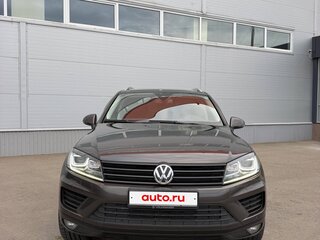 2015 Volkswagen Touareg II Рестайлинг, коричневый, 2320000 рублей, вид 2