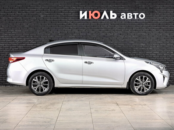 2021 Kia Rio IV Рестайлинг, серебристый, 1660000 рублей - вид 9